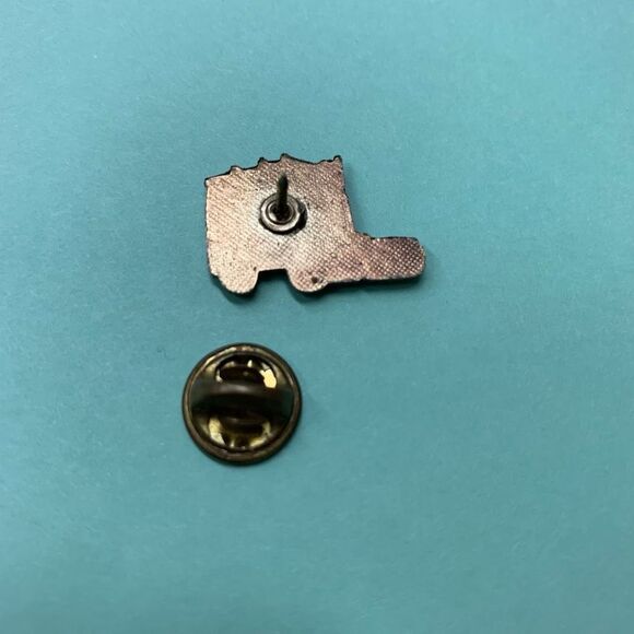 Vintage Enamel Semi Truck Gold Tone Lapel Hat Pin - Picture 4 of 5